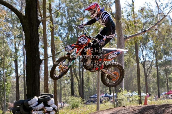 678x444 pixels (93K)